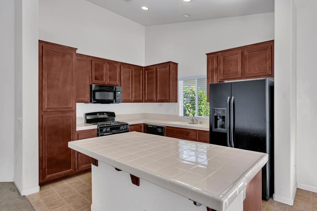 29471 Sonora Dr, Santa Nella, CA 95322