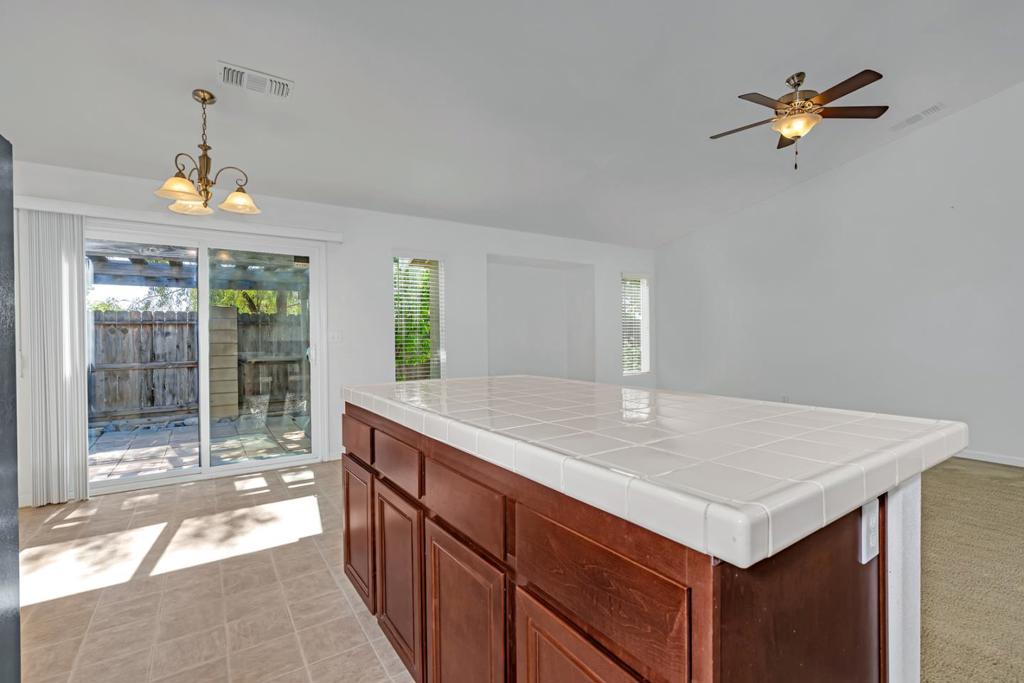 29471 Sonora Dr, Santa Nella, CA 95322