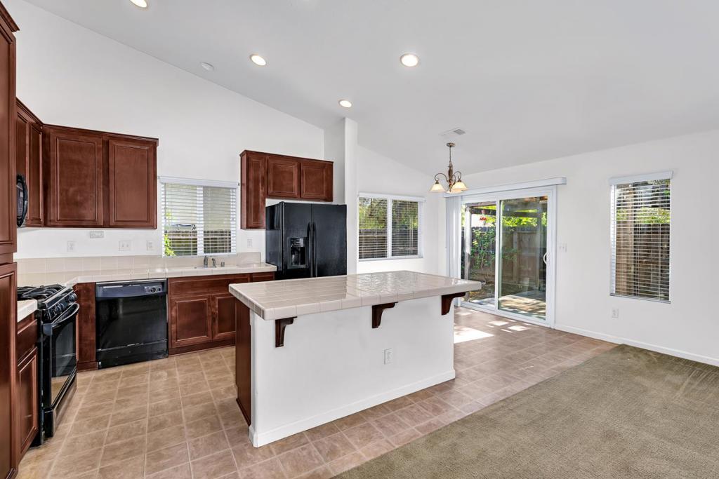 29471 Sonora Dr, Santa Nella, CA 95322