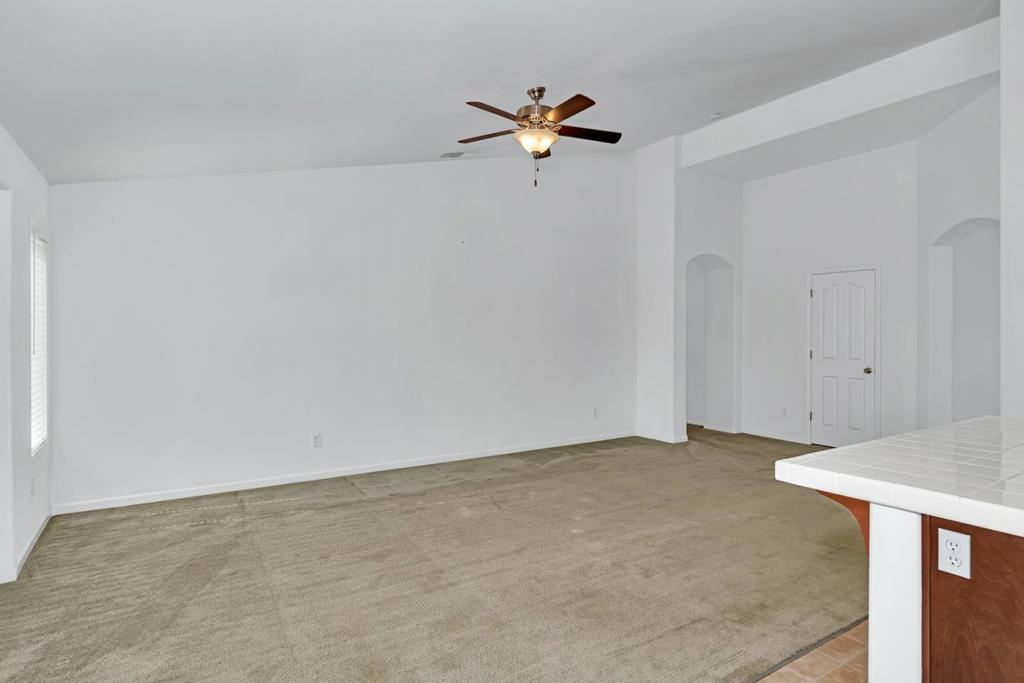 29471 Sonora Dr, Santa Nella, CA 95322