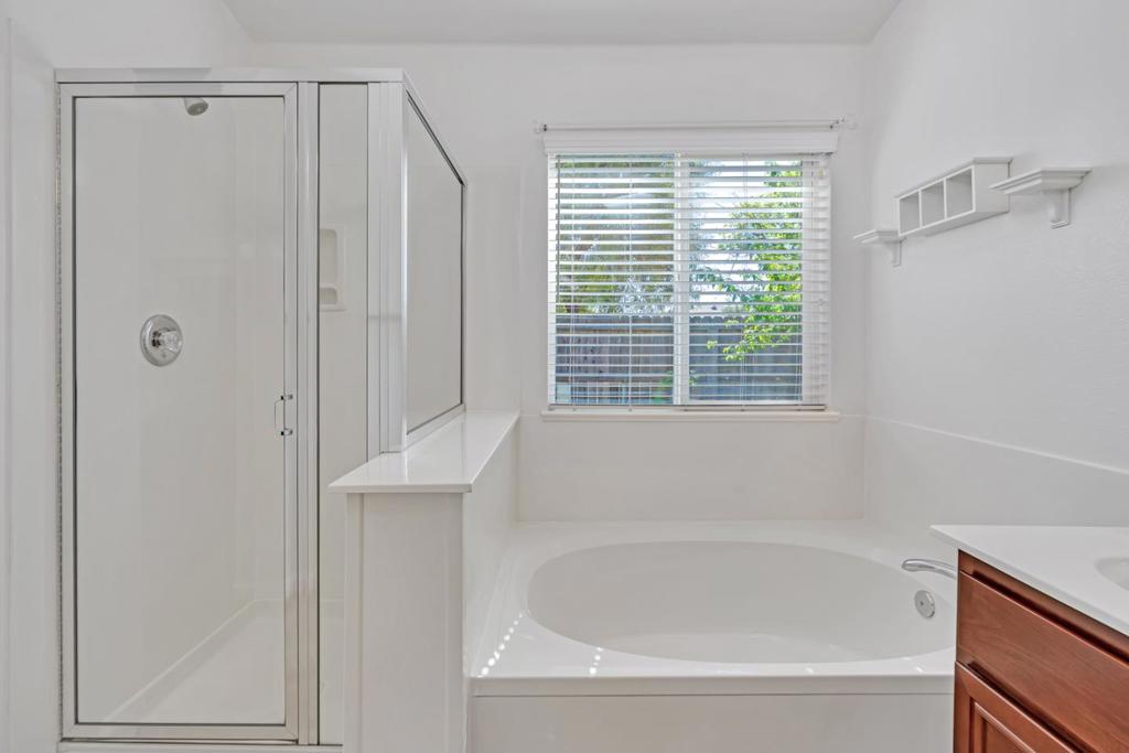 29471 Sonora Dr, Santa Nella, CA 95322