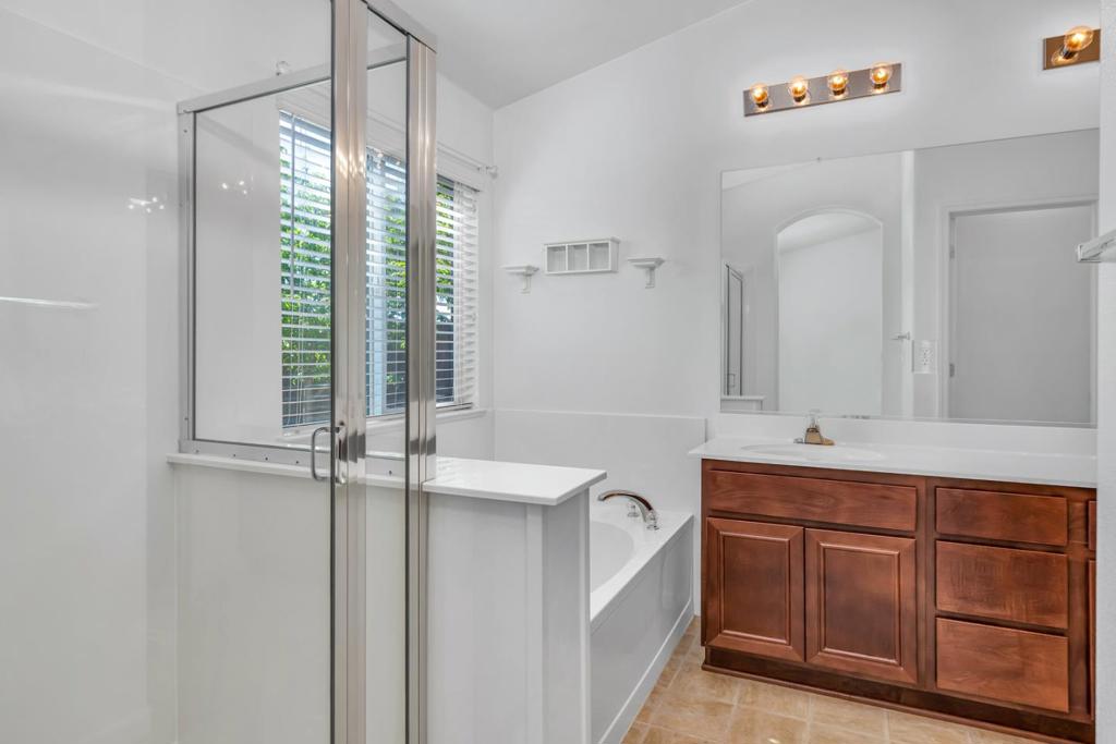 29471 Sonora Dr, Santa Nella, CA 95322