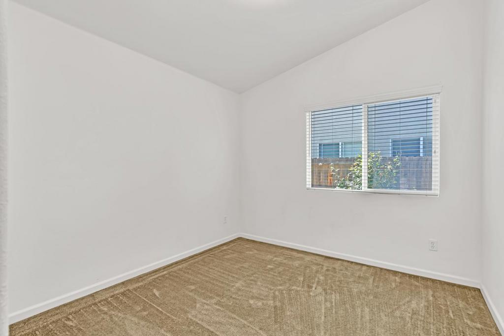 29471 Sonora Dr, Santa Nella, CA 95322