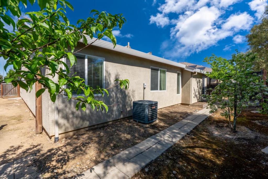 29471 Sonora Dr, Santa Nella, CA 95322