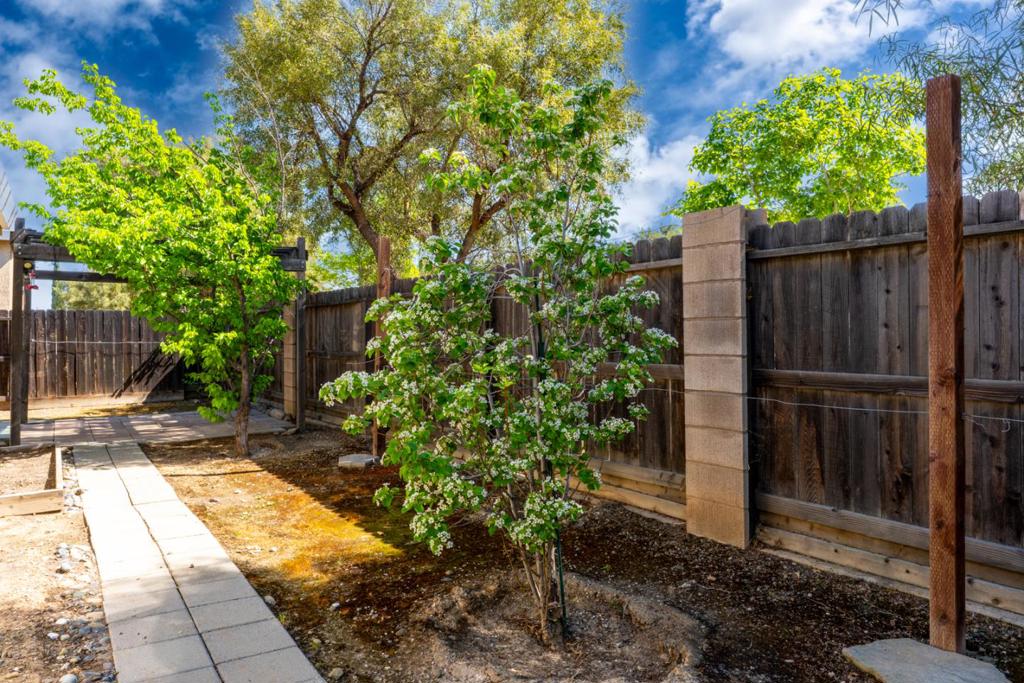 29471 Sonora Dr, Santa Nella, CA 95322