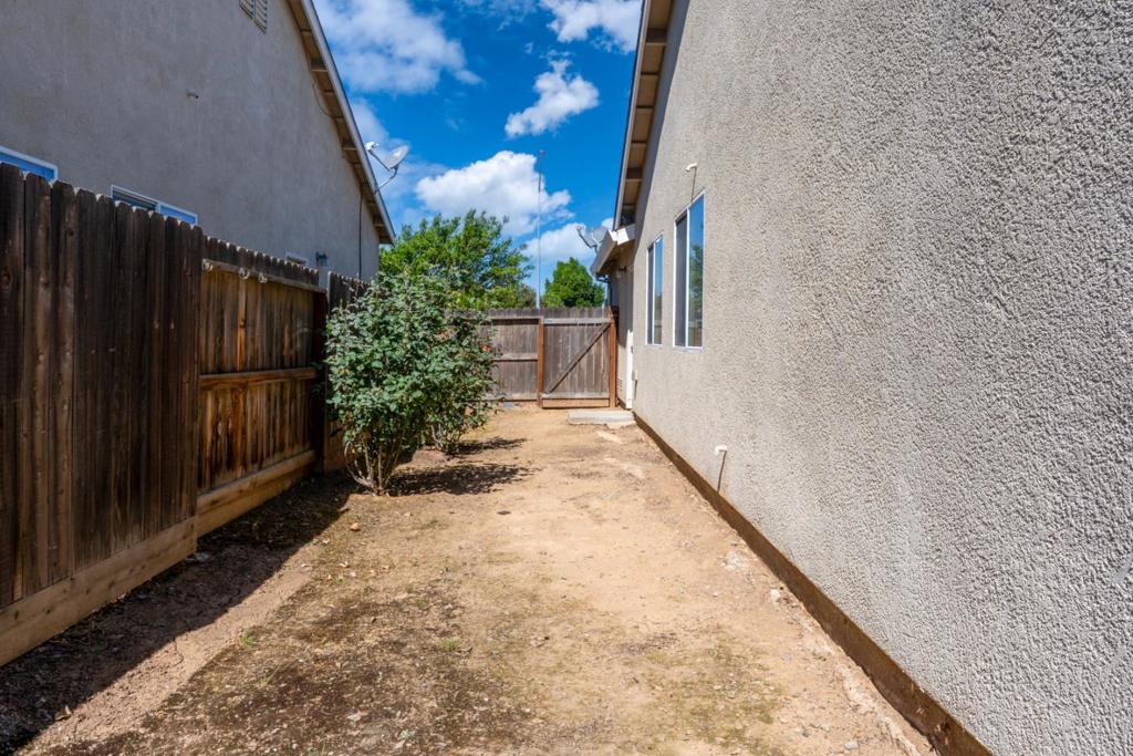 29471 Sonora Dr, Santa Nella, CA 95322