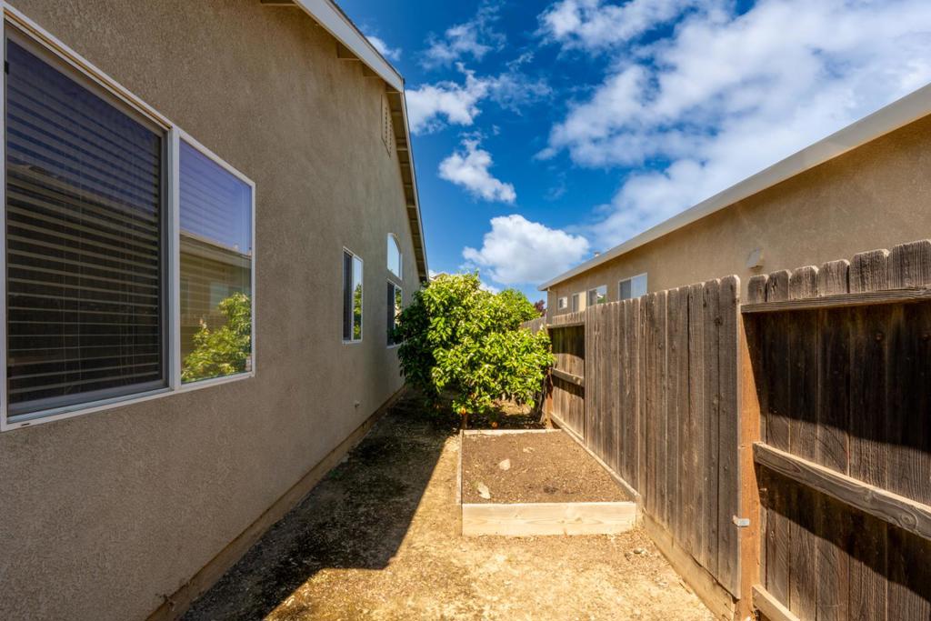 29471 Sonora Dr, Santa Nella, CA 95322