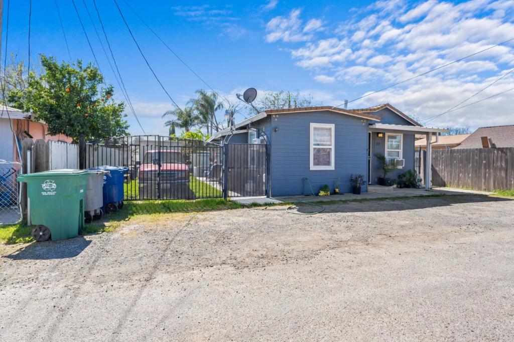 212 F St, Los Banos, CA 93635