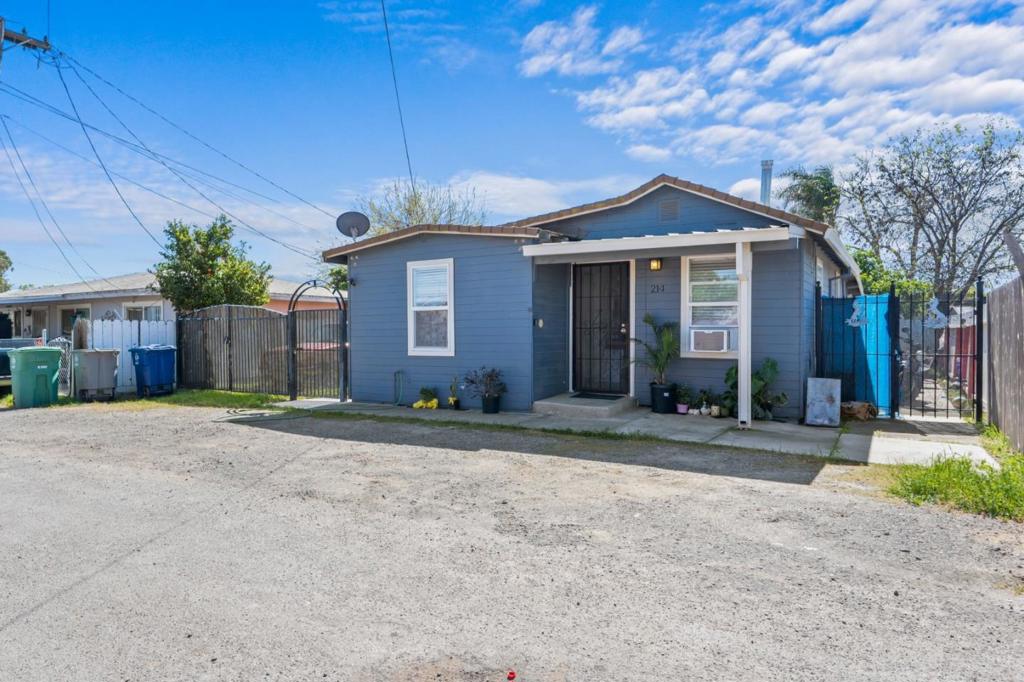212 F St, Los Banos, CA 93635
