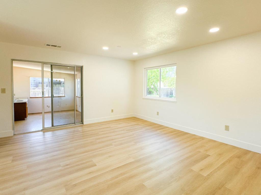 1465 W Tuolumne Rd, Turlock, CA 95382