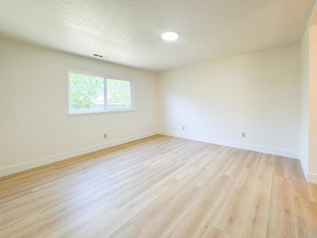 1465 W Tuolumne Rd, Turlock, CA 95382