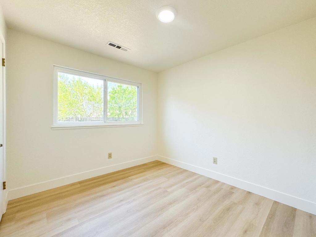 1465 W Tuolumne Rd, Turlock, CA 95382