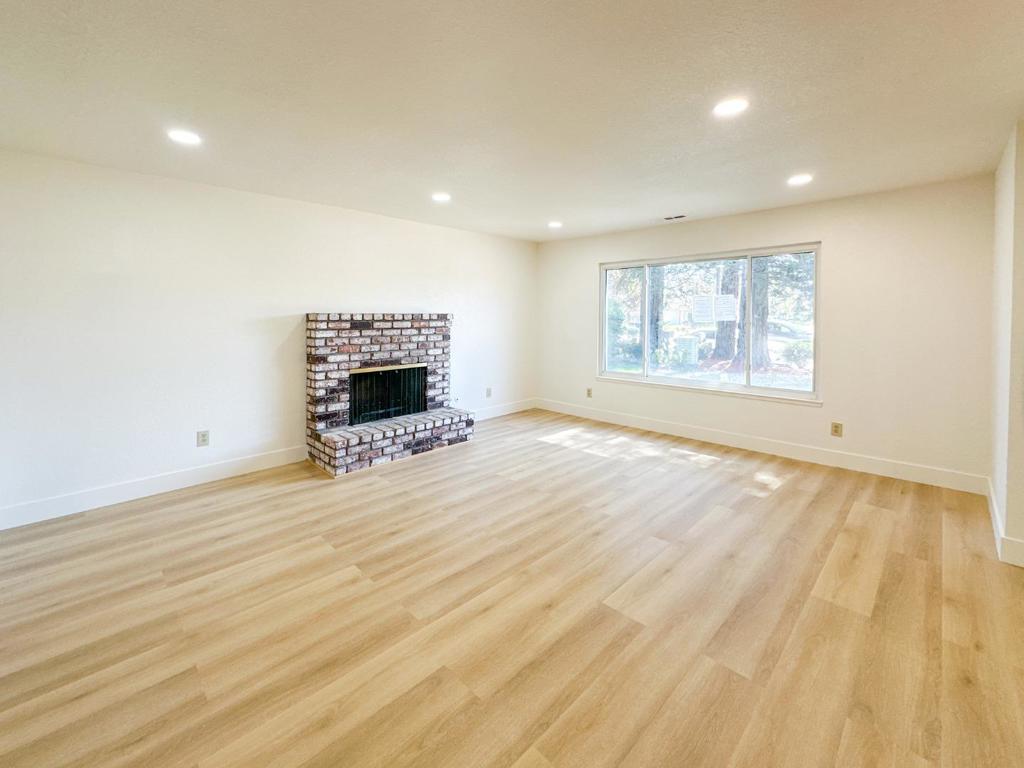 1465 W Tuolumne Rd, Turlock, CA 95382