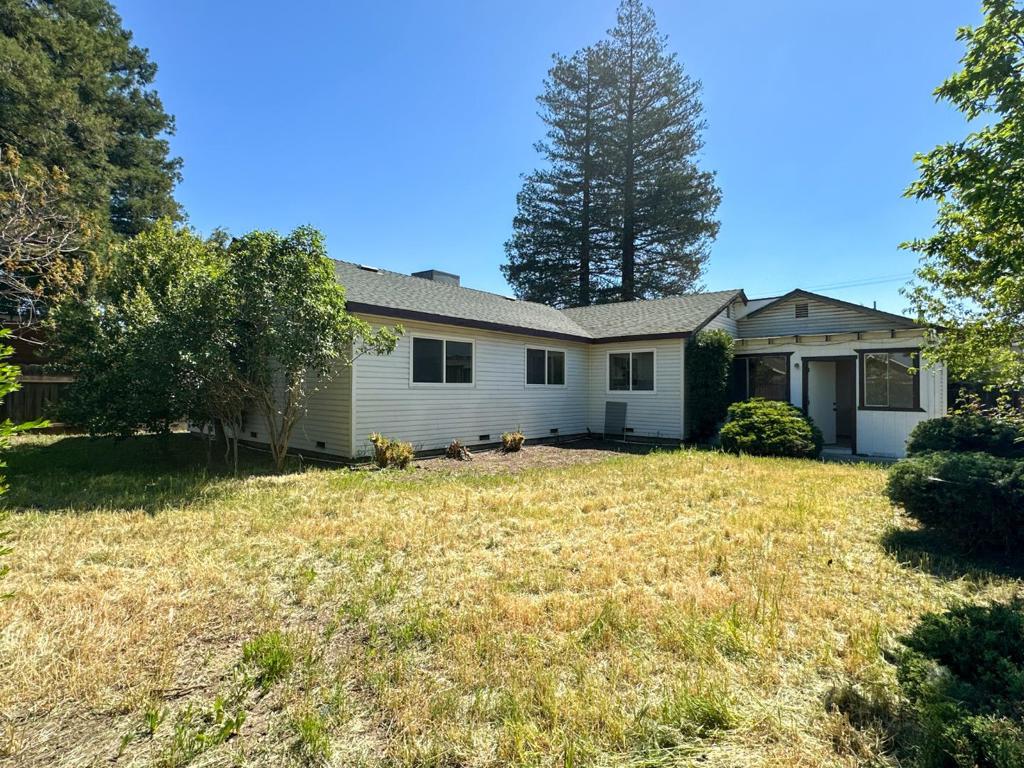 1465 W Tuolumne Rd, Turlock, CA 95382