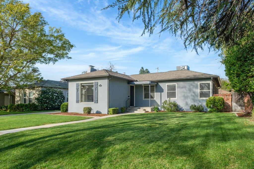 1543 N Thorne Ave, Fresno, CA 93728