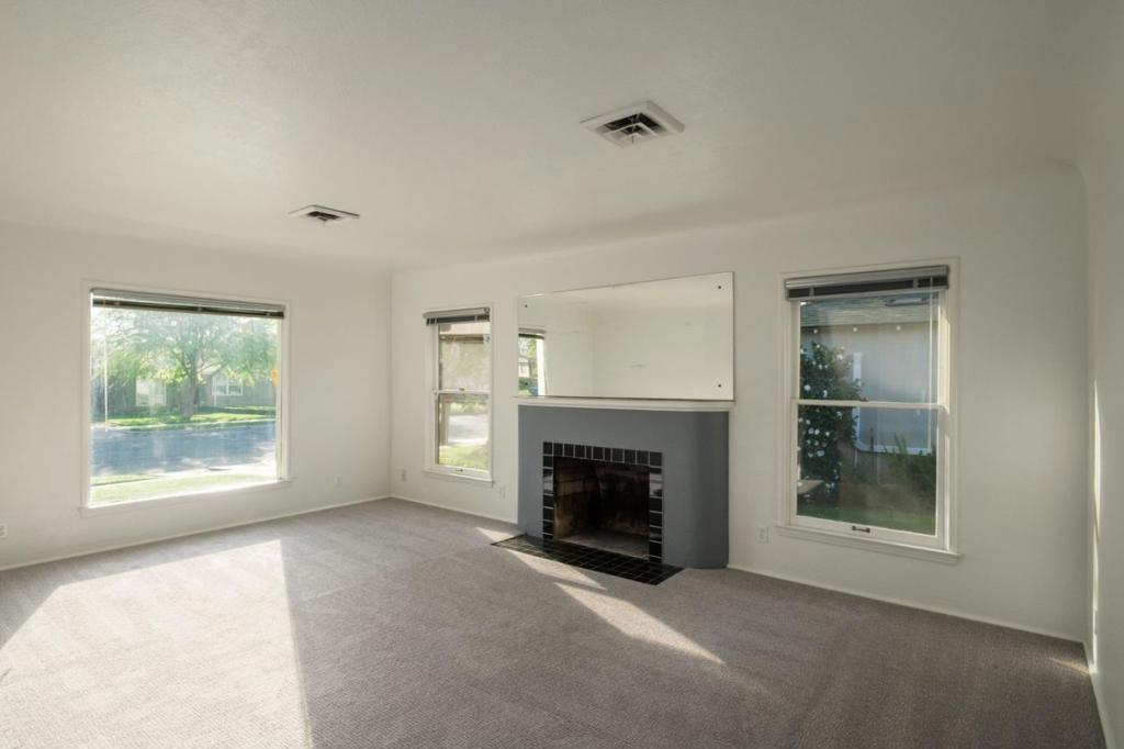 1543 N Thorne Ave, Fresno, CA 93728