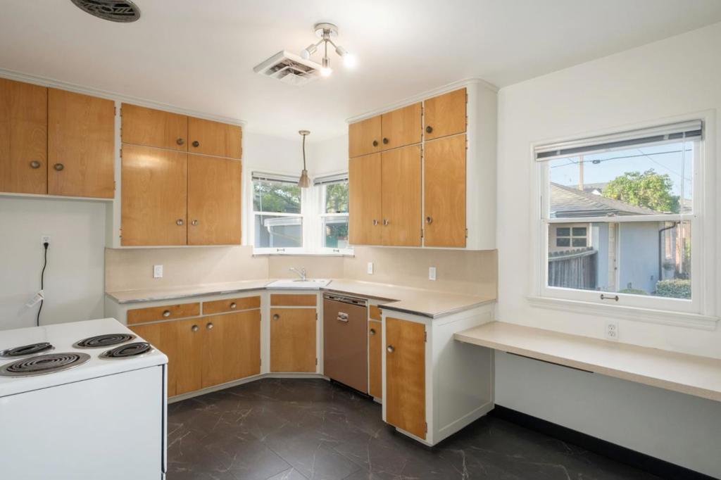 1543 N Thorne Ave, Fresno, CA 93728