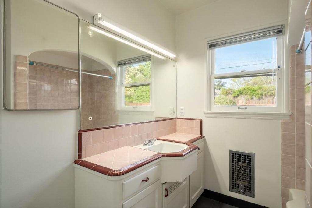 1543 N Thorne Ave, Fresno, CA 93728