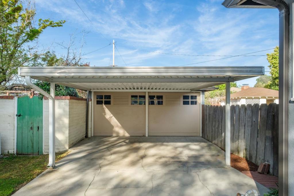 1543 N Thorne Ave, Fresno, CA 93728