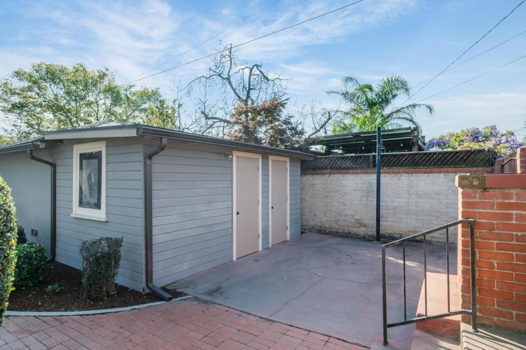 1543 N Thorne Ave, Fresno, CA 93728