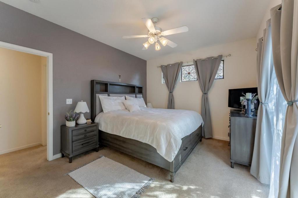 2919 Las Flores Cir, Los Banos, CA 93635