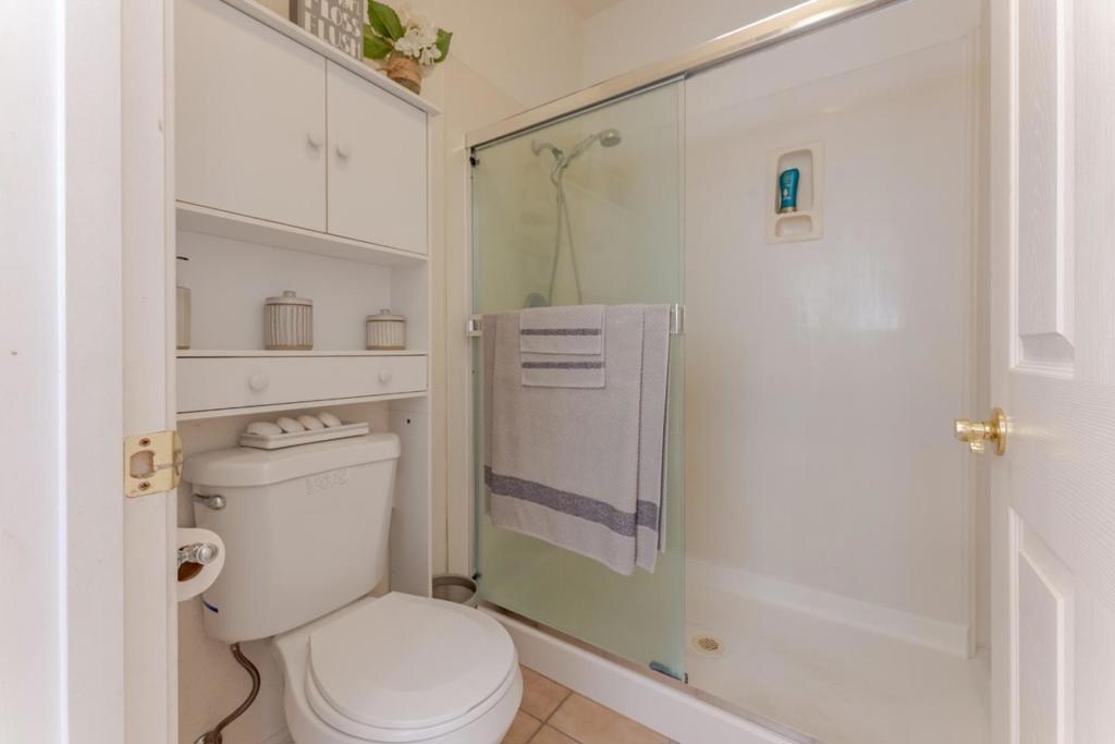 2919 Las Flores Cir, Los Banos, CA 93635