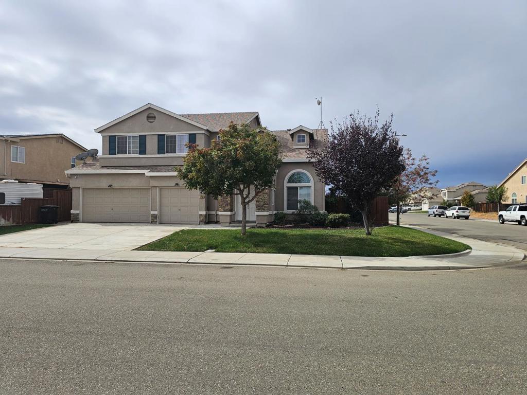 13721 Santa Lucia Dr, Gustine, CA 95322