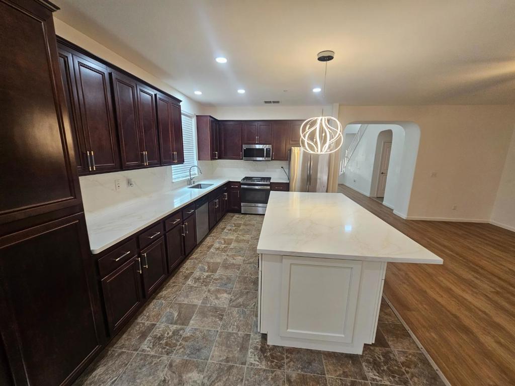 13721 Santa Lucia Dr, Gustine, CA 95322