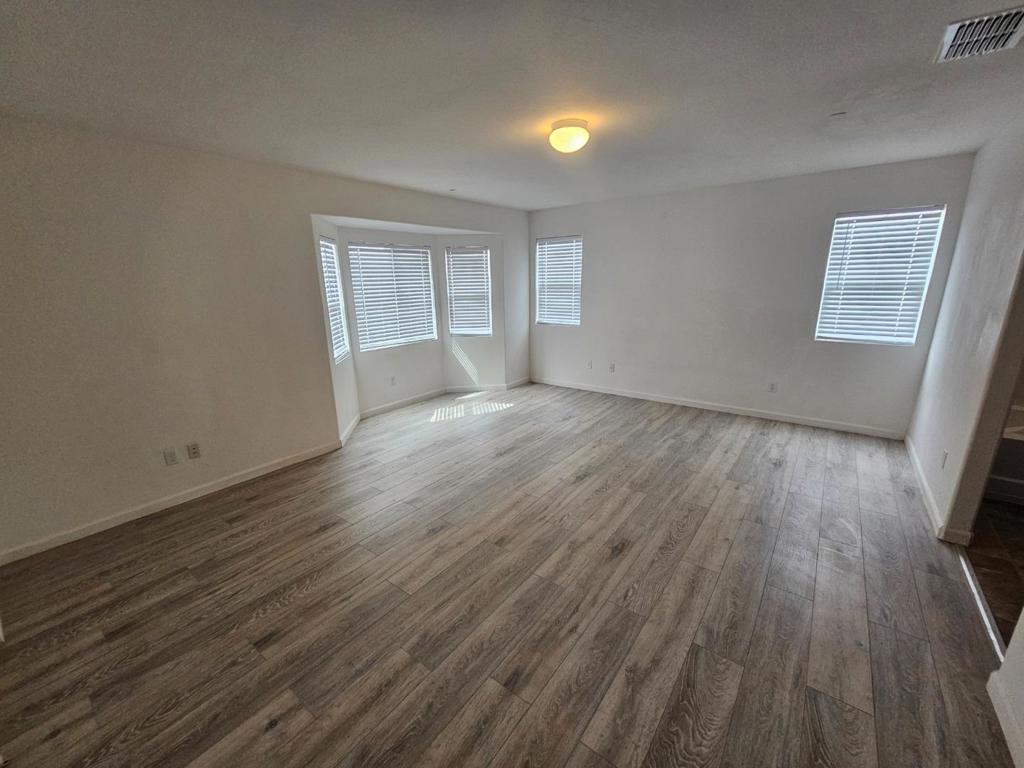 13721 Santa Lucia Dr, Gustine, CA 95322