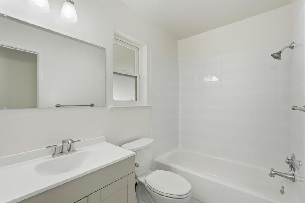 2016 Westboro Ln, Manteca, CA 95336