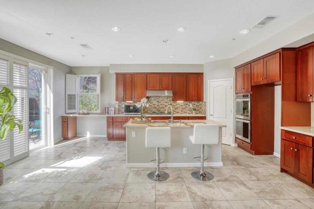 262 W Country Club Dr, Brentwood (CC), CA 94513