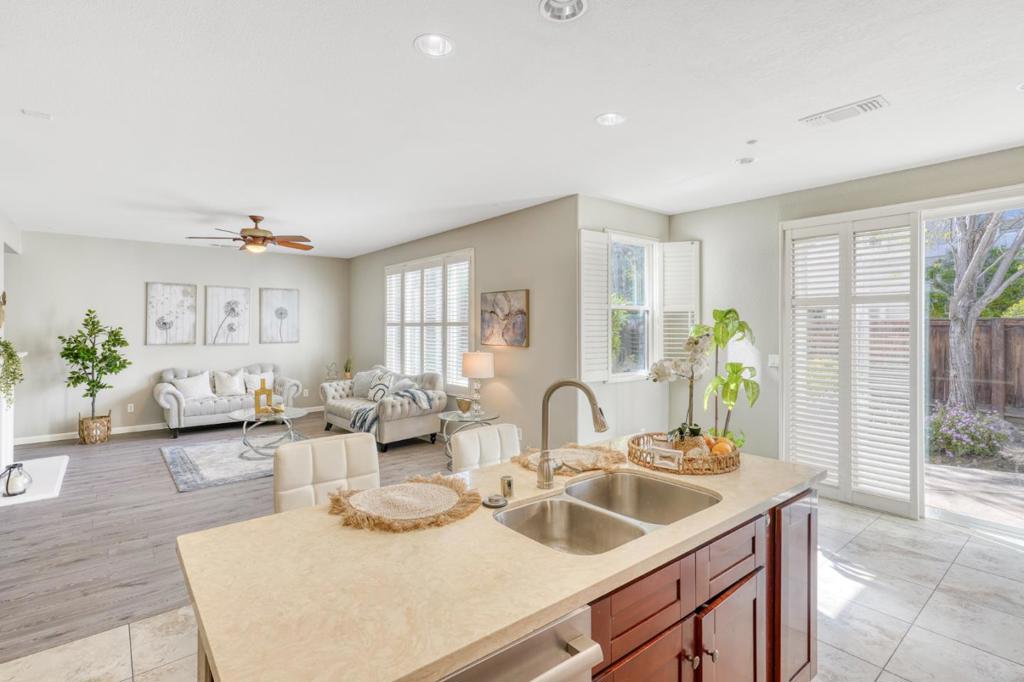 262 W Country Club Dr, Brentwood (CC), CA 94513