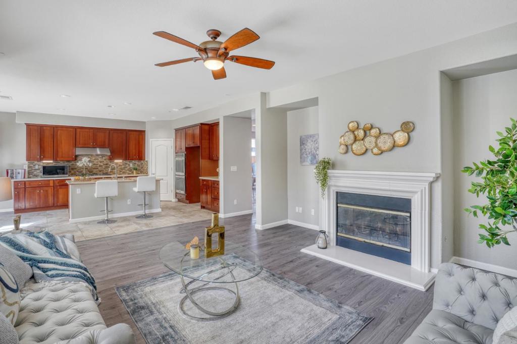 262 W Country Club Dr, Brentwood (CC), CA 94513