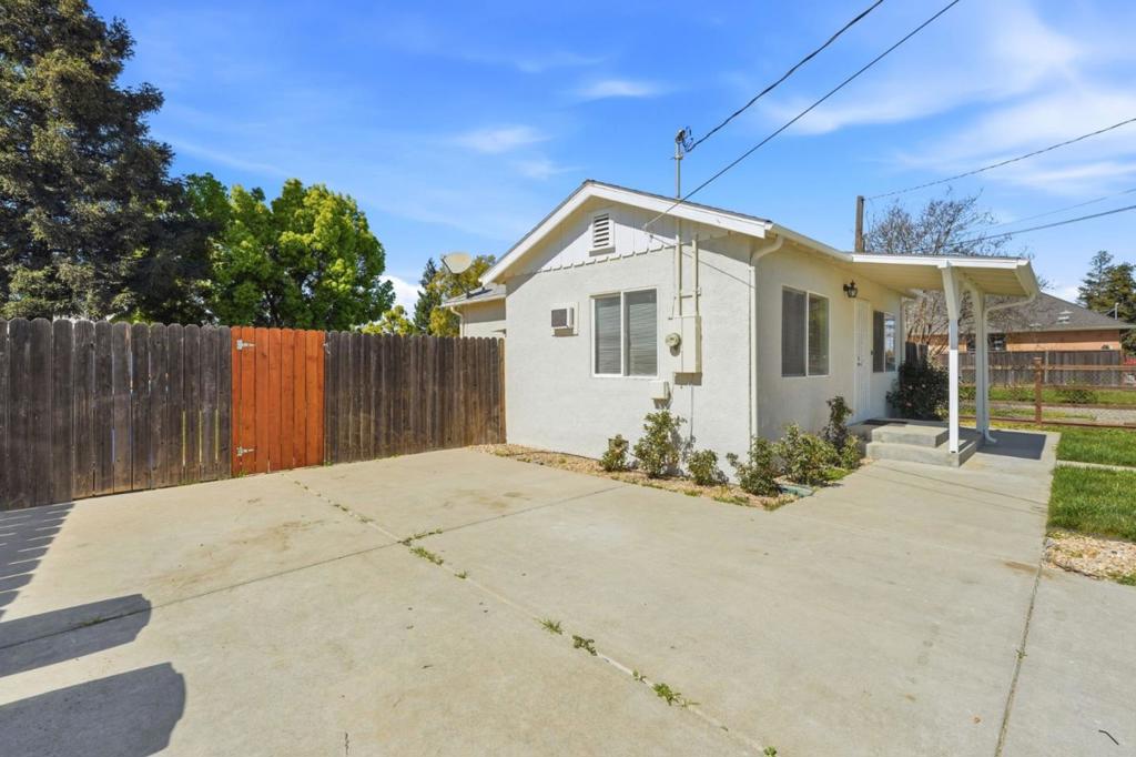 411 Bothun Rd, Turlock, CA 95380