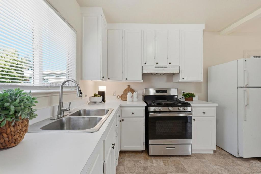 411 Bothun Rd, Turlock, CA 95380