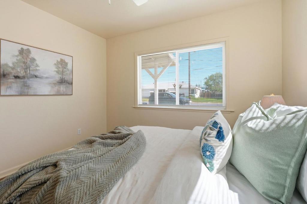 411 Bothun Rd, Turlock, CA 95380