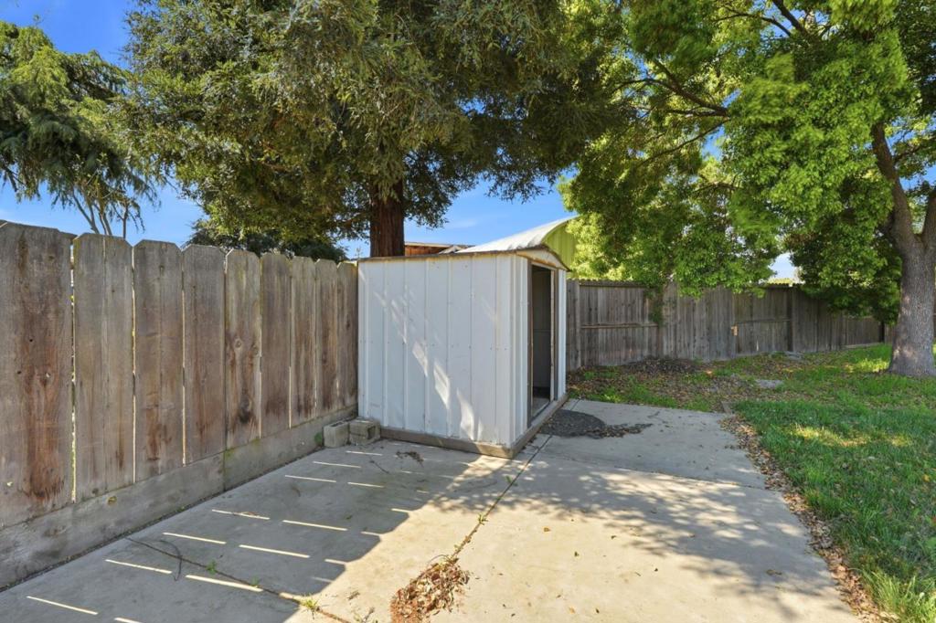 411 Bothun Rd, Turlock, CA 95380