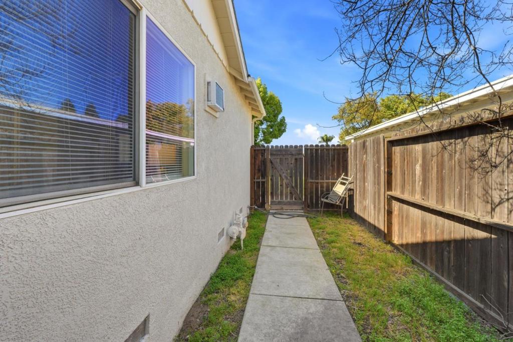 411 Bothun Rd, Turlock, CA 95380