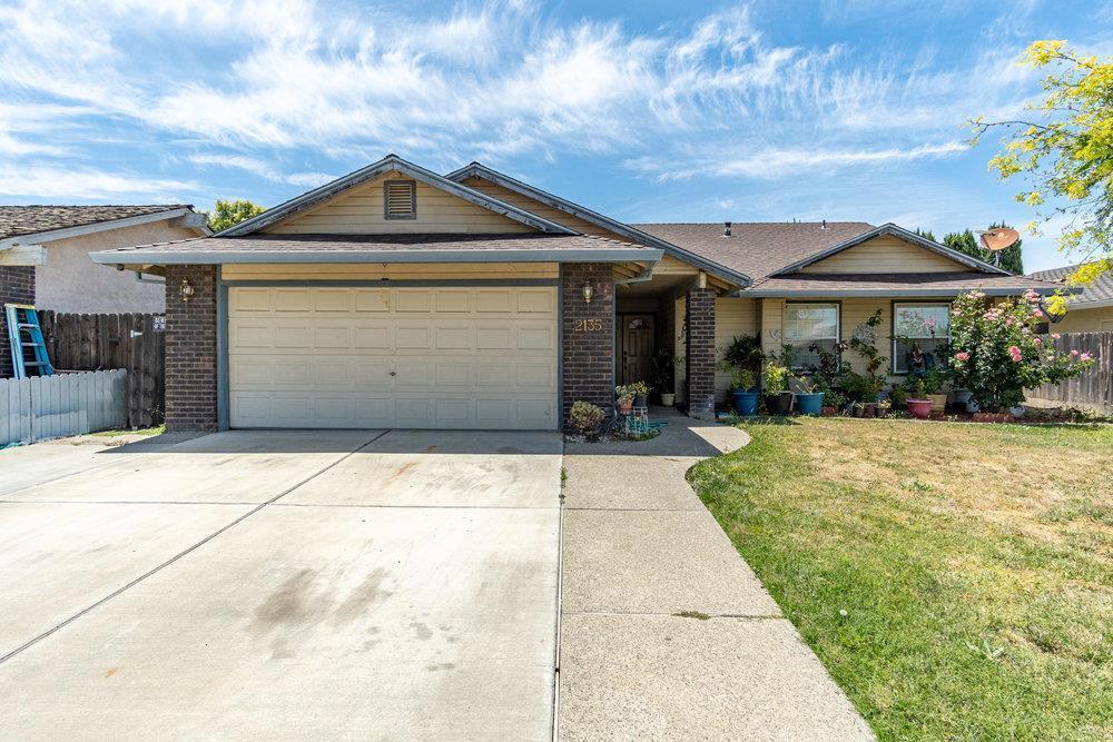 2135 Arroyo Ct, Los Banos, CA 93635