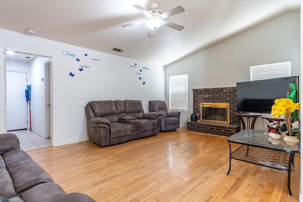 2135 Arroyo Ct, Los Banos, CA 93635