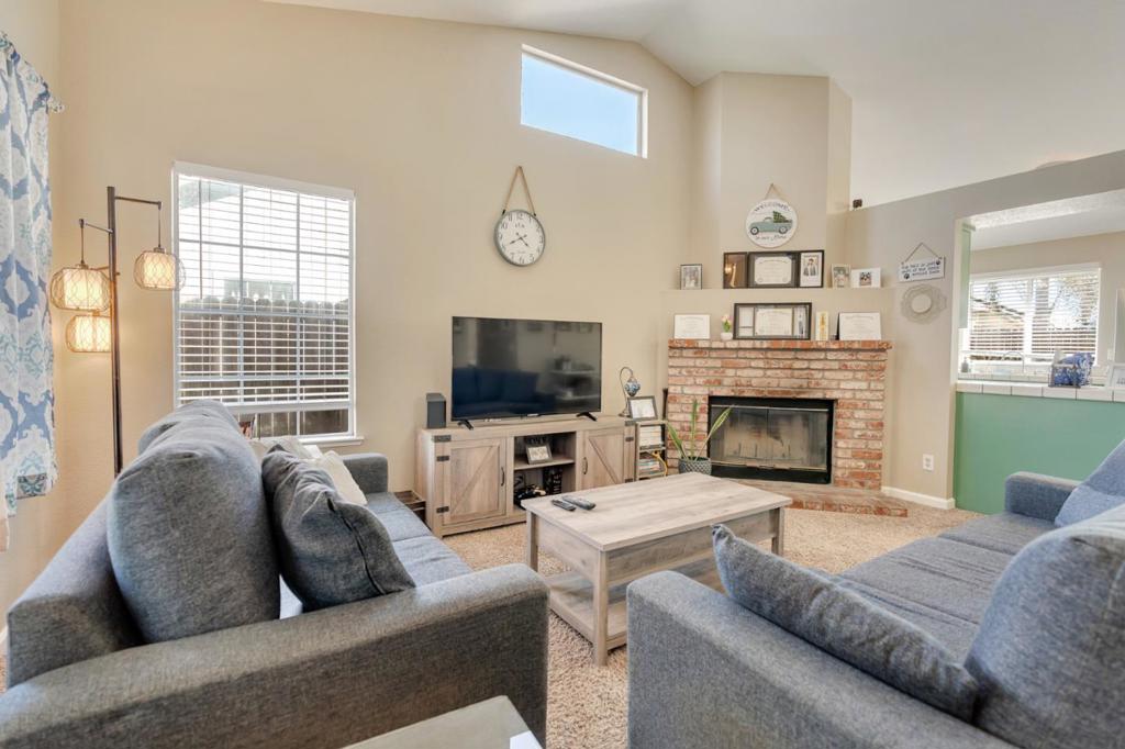 648 Pismo Way, Los Banos, CA 93635