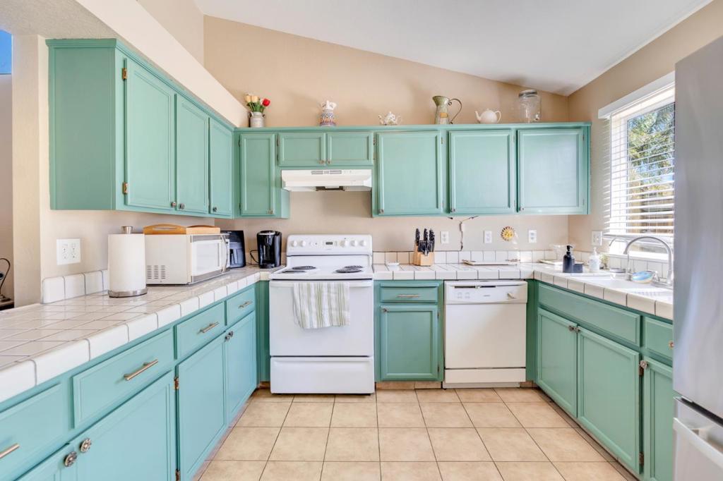 648 Pismo Way, Los Banos, CA 93635