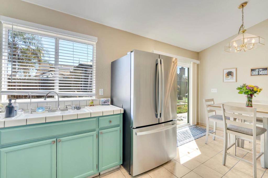 648 Pismo Way, Los Banos, CA 93635