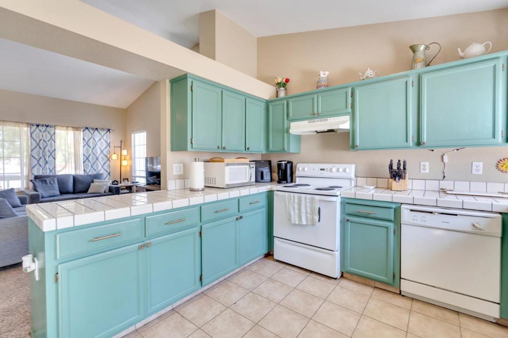 648 Pismo Way, Los Banos, CA 93635