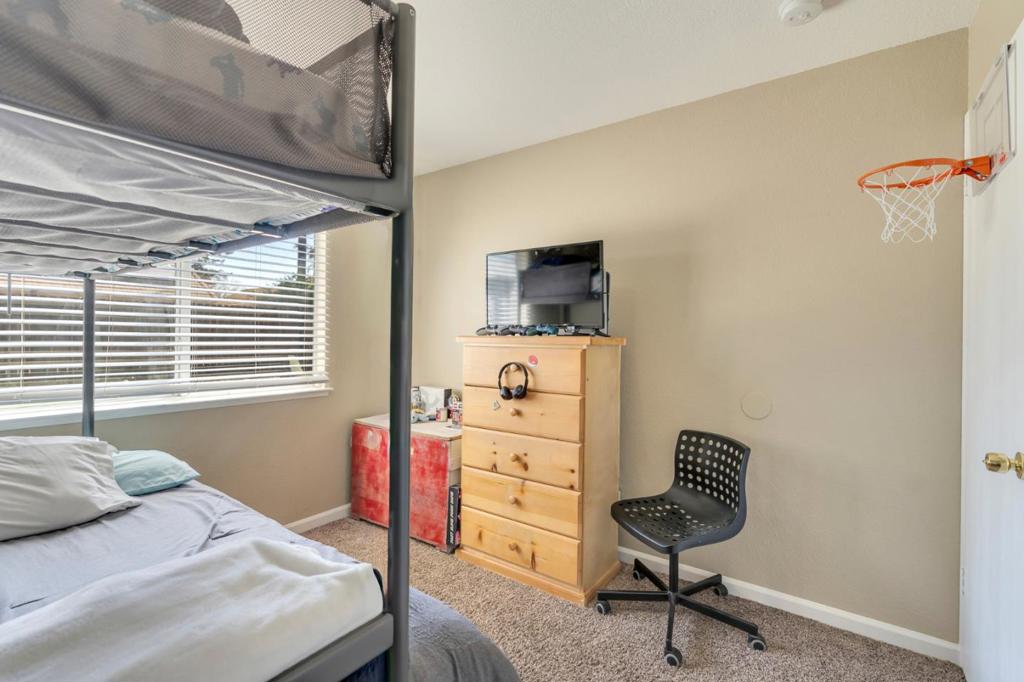 648 Pismo Way, Los Banos, CA 93635