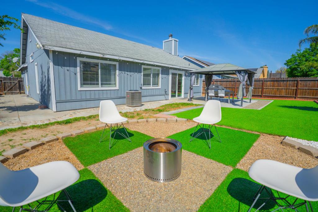 648 Pismo Way, Los Banos, CA 93635