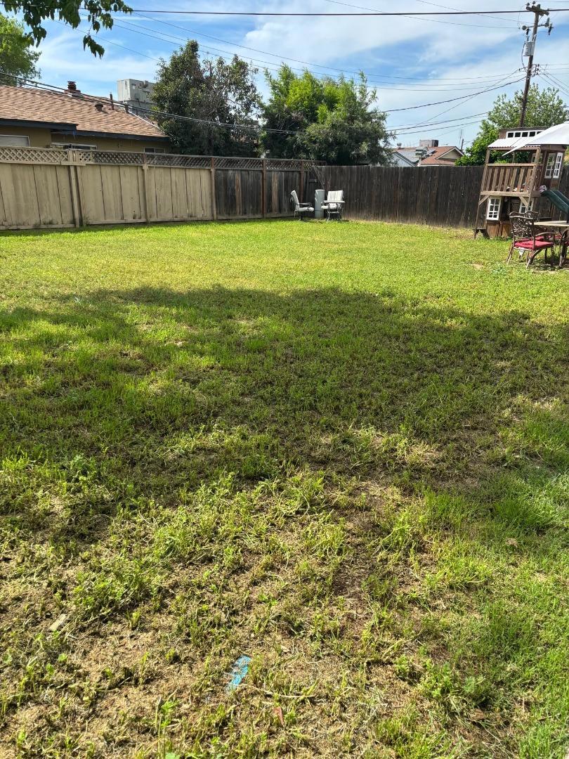 517 Pinion St, Los Banos, CA 93635