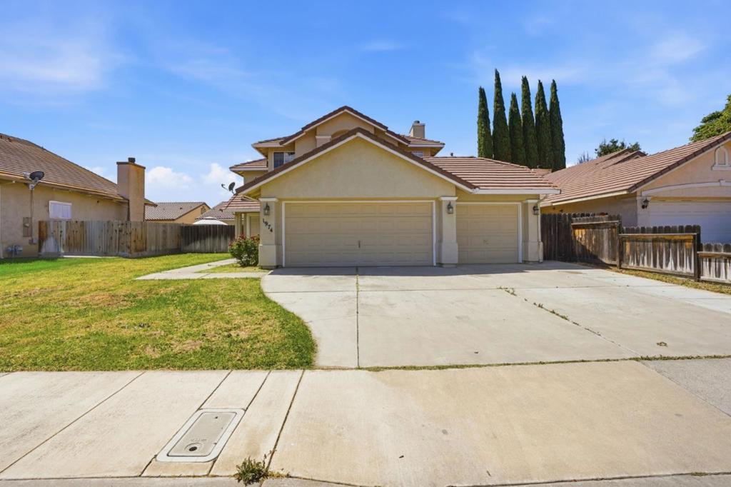 1974 Rainier Dr, Los Banos, CA 93635