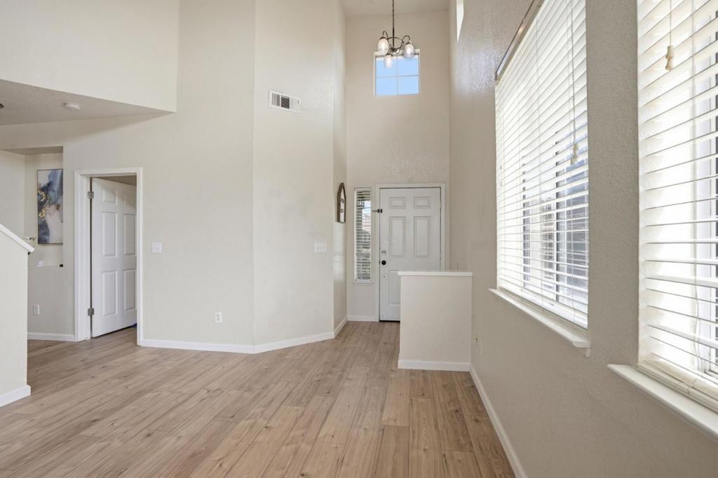 1974 Rainier Dr, Los Banos, CA 93635