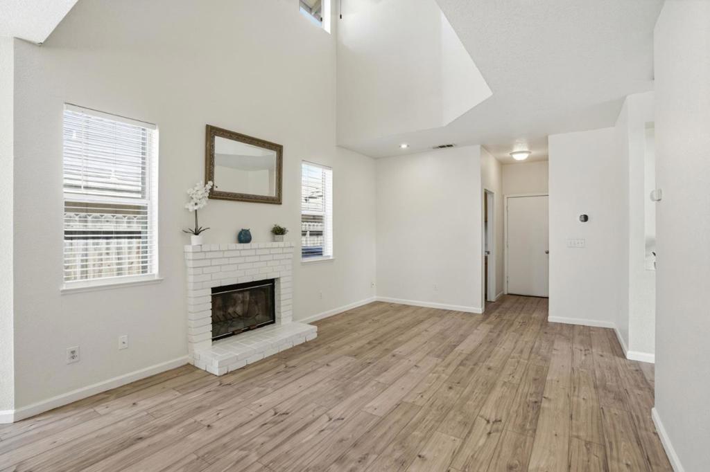 1974 Rainier Dr, Los Banos, CA 93635